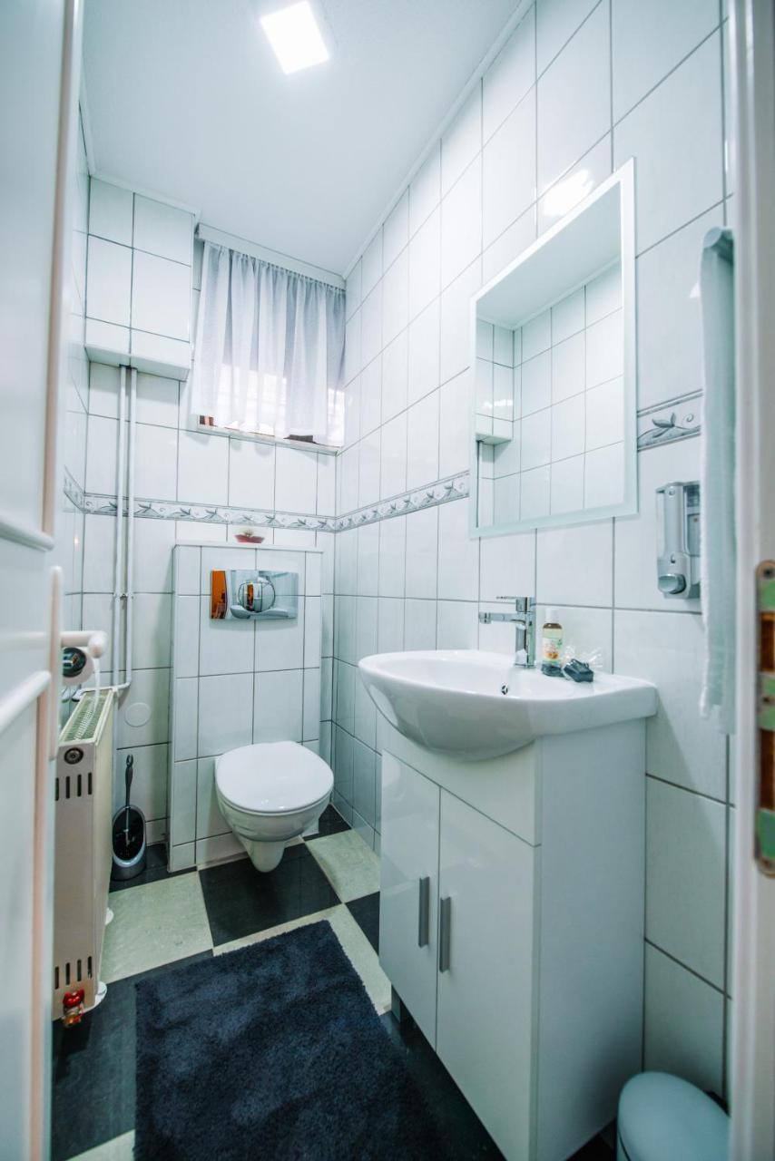 Apartman Luka リヴノ エクステリア 写真